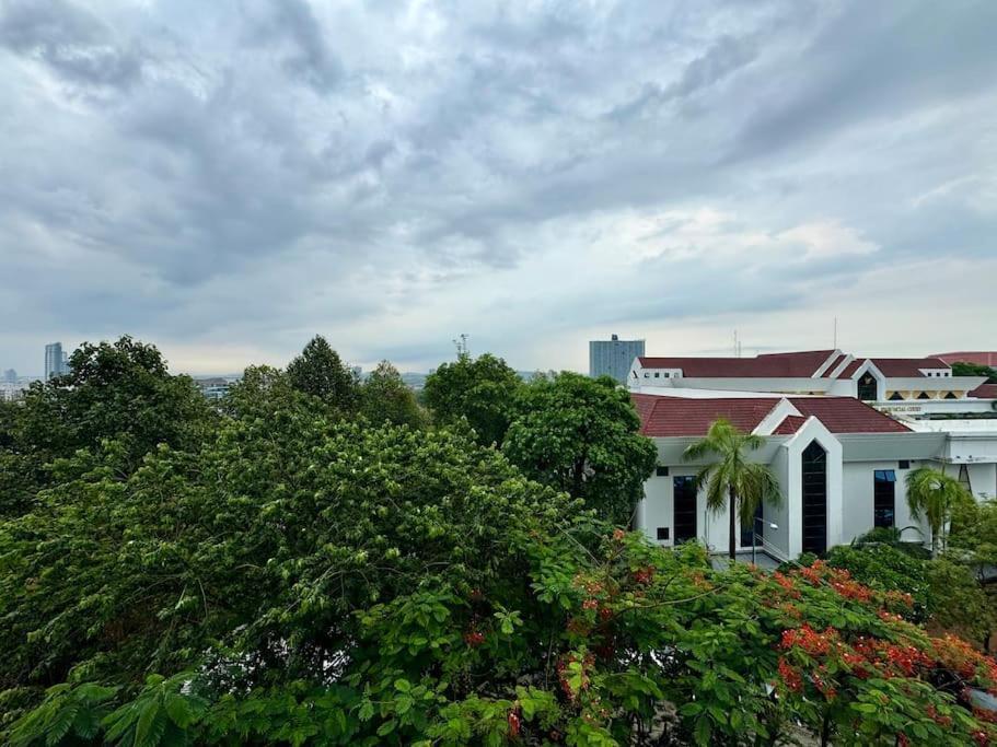 Apartment Treetops By Psr Pattaya